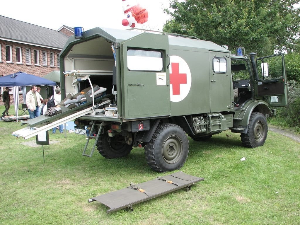 Krankenwagen Unimog vom Militär