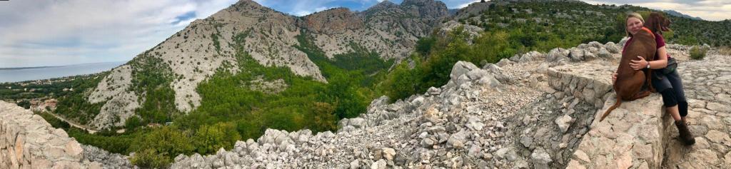 Elfi und Nala im Winnetou Land (Paklenica)