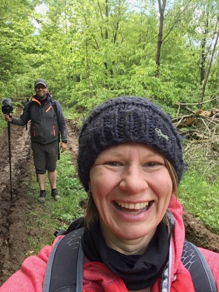 Elfi und ich unterwegs im Wald