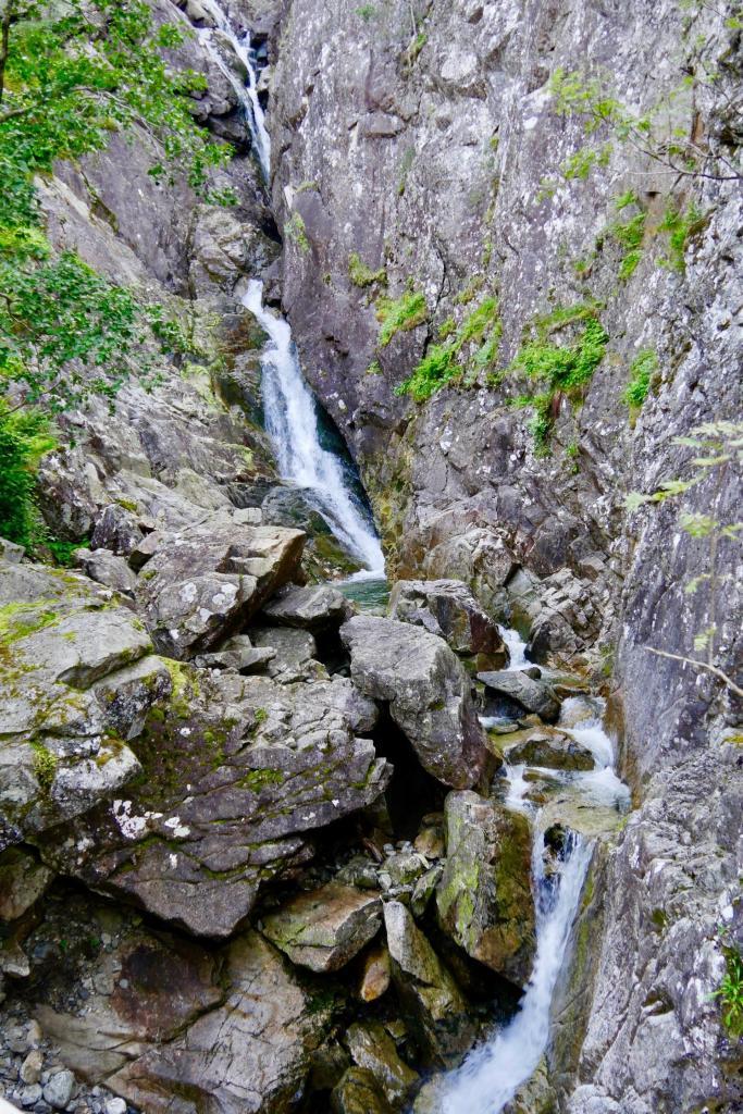 Der kleine Teil des Wasserfalls, den wir einsehen können.