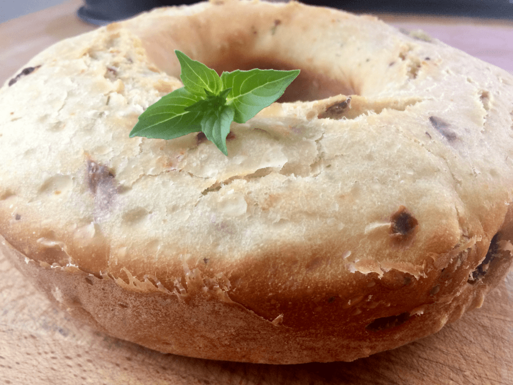 Basilikum Tomaten Ciabatta aus dem Omnia Backofen