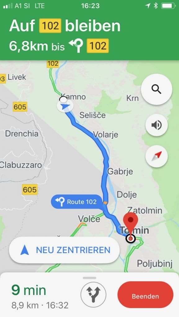 8,9 km vor unserem Ziel bricht der Toyota zusammen.