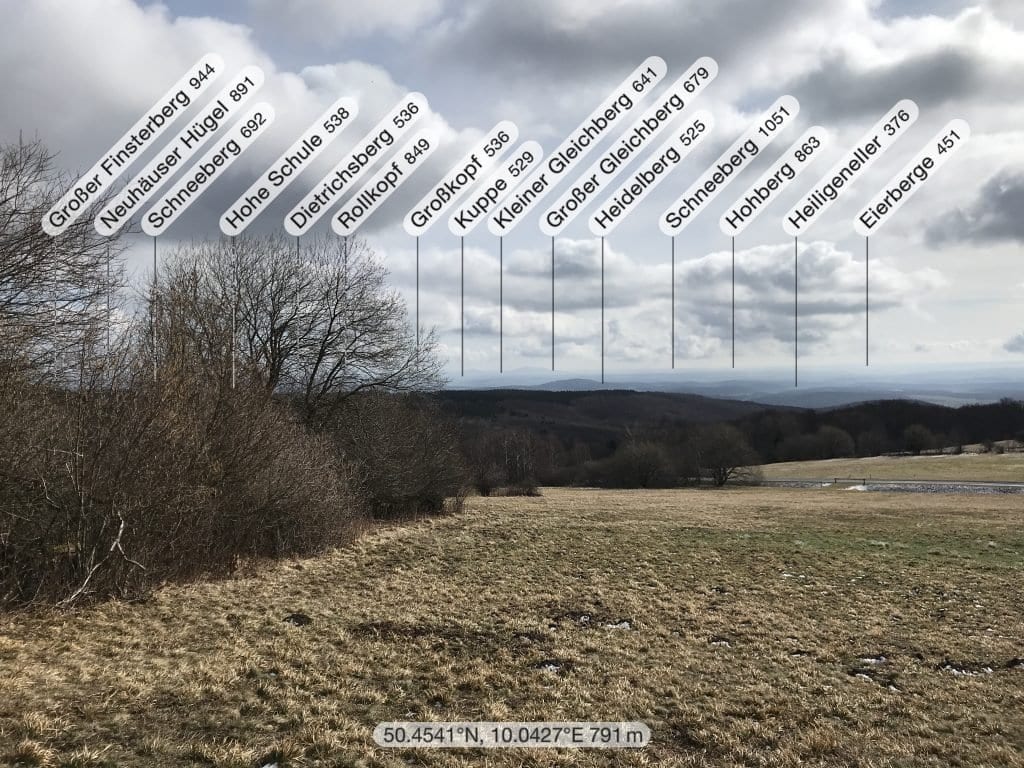 Die Peakfinder-App identifiziert jeden Hügel auf unserer Wanderung