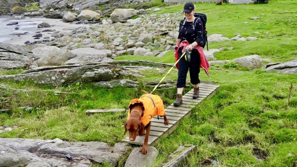 Unterwegs auf dem Kyststien. Der Wanderweg startet direkt am Campingplatz.